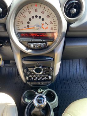 2011 MINI Cooper Countryman Base