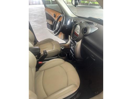 2011 MINI Cooper Countryman Base