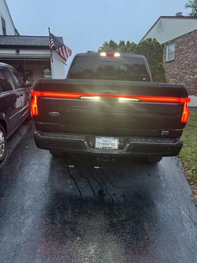 2023 Ford F-150 Lightning LARIAT