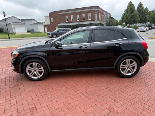 Black 2019 Mercedes-Benz GLA 250 4MATIC