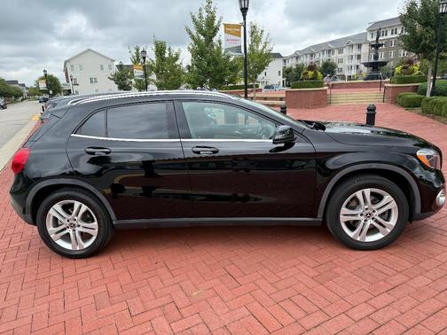 Black 2019 Mercedes-Benz GLA 250 4MATIC