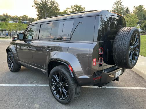 2025 Land Rover Defender 110 P635 OCTA