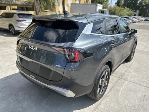 Black 2026 Kia Sportage LX