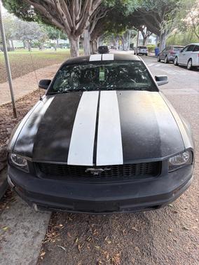 Black 2007 Ford Mustang Deluxe
