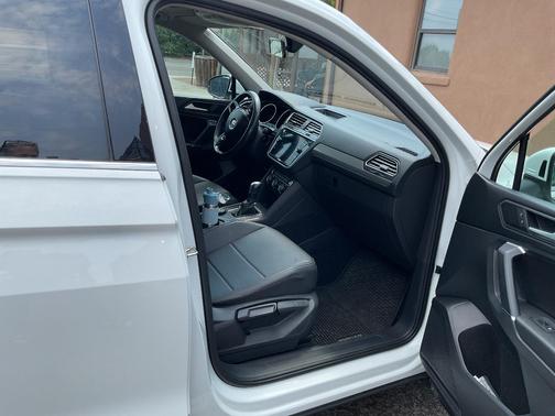 White 2020 Volkswagen Tiguan 2.0T SE