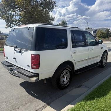 White 2000 Ford Expedition XLT