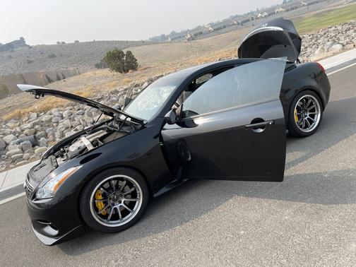 2010 INFINITI G37 Sport