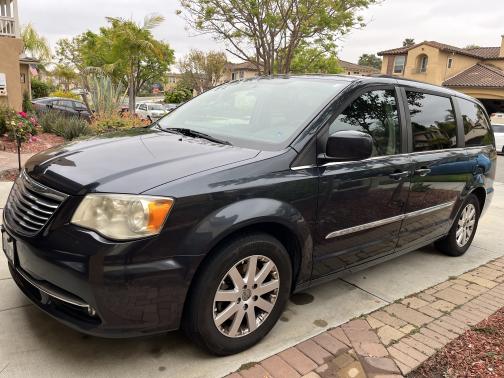 2013 Chrysler Town & Country Touring