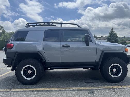2013 Toyota FJ Cruiser Base