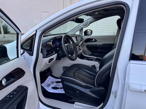 2023 Chrysler Pacifica Hybrid Limited