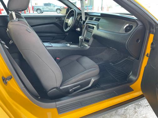 2012 Ford Mustang V6