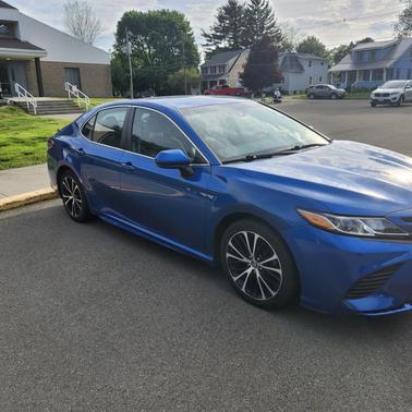 Blue 2019 Toyota Camry SE
