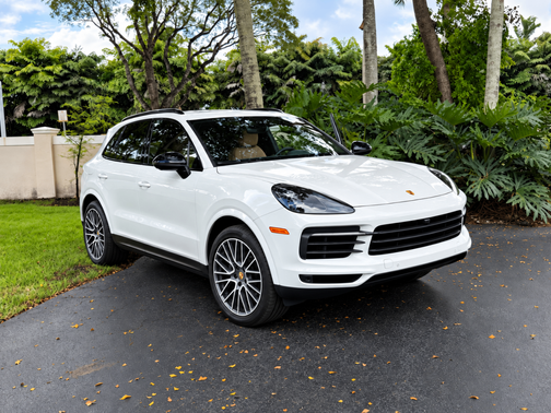 White 2023 Porsche Cayenne Cayenne Platinum Edition