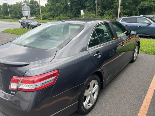 Gray 2011 Toyota Camry SE
