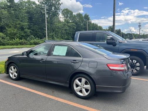 Gray 2011 Toyota Camry SE