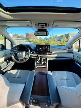 2021 Toyota Sienna LE 8 Passenger