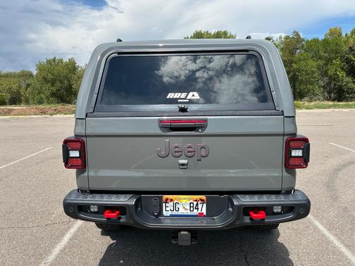 Gray 2020 Jeep Gladiator Rubicon