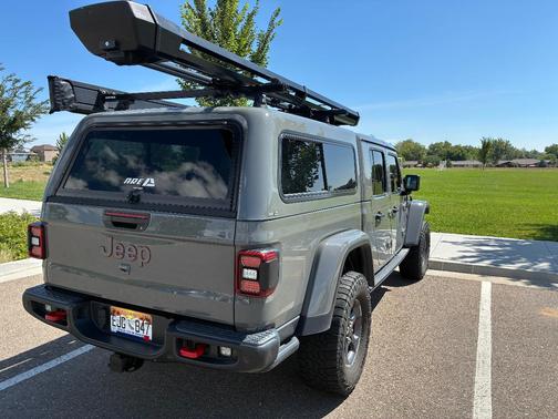 Gray 2020 Jeep Gladiator Rubicon