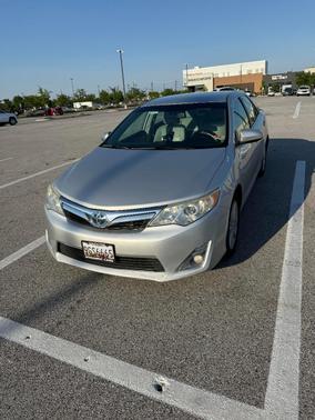 Silver 2014 Toyota Camry Hybrid XLE