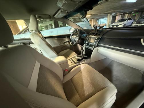 Silver 2014 Toyota Camry Hybrid XLE