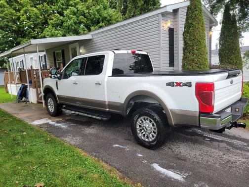 White 2021 Ford F-250 Lariat