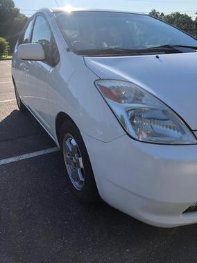 White 2005 Toyota Prius Base