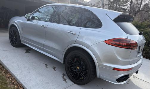 2016 Porsche Cayenne Cayenne Turbo