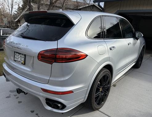 2016 Porsche Cayenne Cayenne Turbo
