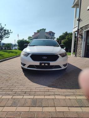 White 2015 Ford Taurus SHO