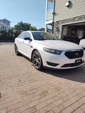 White 2015 Ford Taurus SHO