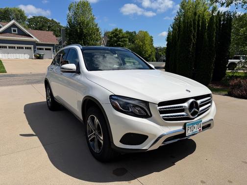 White 2019 Mercedes-Benz GLC 300 4MATIC