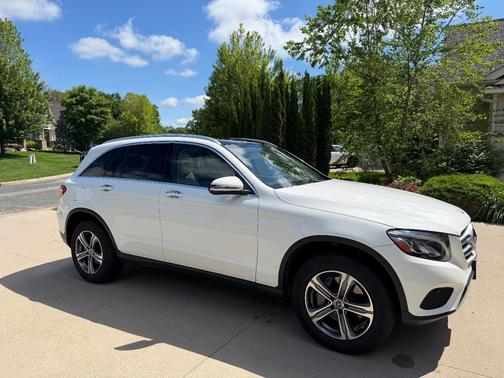 White 2019 Mercedes-Benz GLC 300 4MATIC