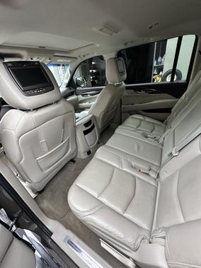 2016 Cadillac Escalade ESV Luxury