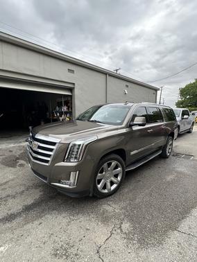 2016 Cadillac Escalade ESV Luxury