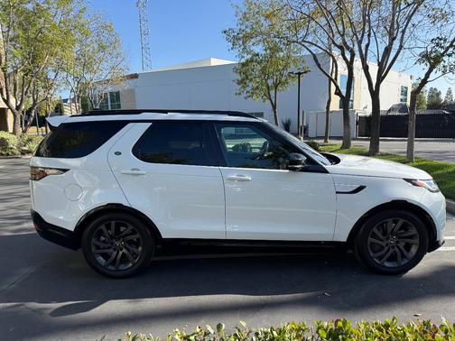 White 2022 Land Rover Discovery P360 S R-Dynamic