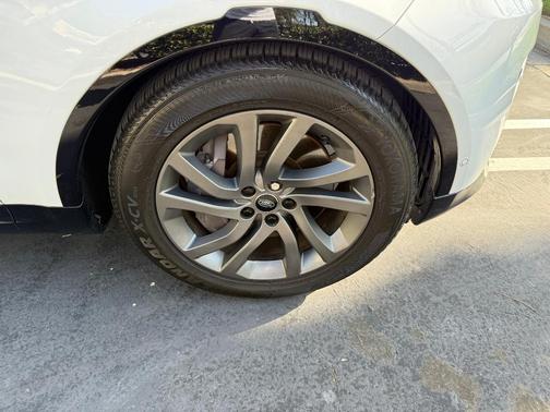 White 2022 Land Rover Discovery P360 S R-Dynamic