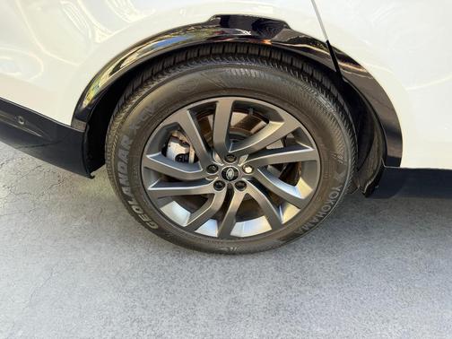 White 2022 Land Rover Discovery P360 S R-Dynamic