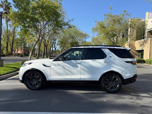 White 2022 Land Rover Discovery P360 S R-Dynamic