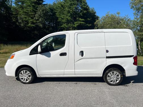 White 2019 Nissan NV200 SV