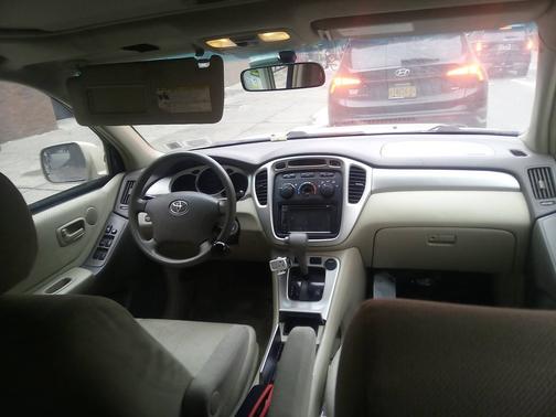 2004 Toyota Highlander Base