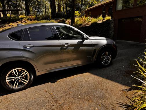 2016 BMW X6 xDrive50i