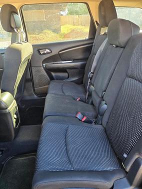Red 2016 Dodge Journey SE