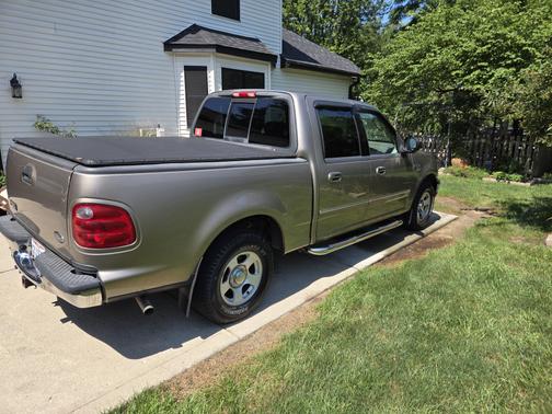 2003 Ford F-150 Lariat SuperCrew
