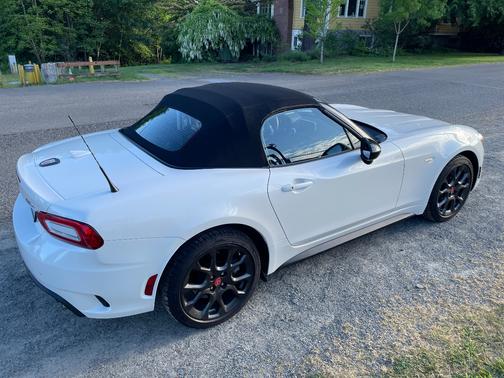 White 2018 FIAT 124 Spider Abarth