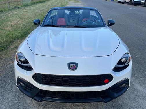 White 2018 FIAT 124 Spider Abarth