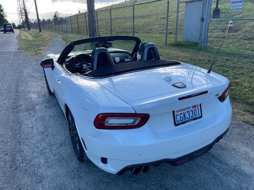White 2018 FIAT 124 Spider Abarth