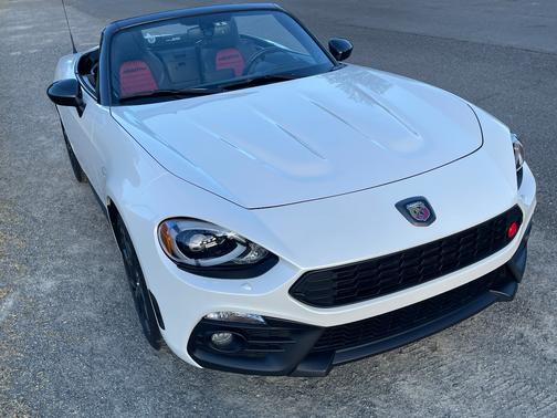 White 2018 FIAT 124 Spider Abarth