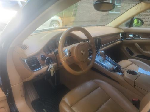 2011 Porsche Panamera 4S