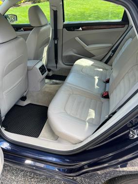 Blue 2013 Volkswagen Passat 3.6 SEL Premium