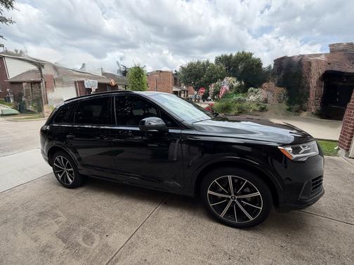 Black 2022 Audi Q7 55 Premium Plus